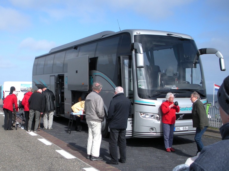 Bussfika p� vallen mellan Nordsj�n och IJsselmeer
